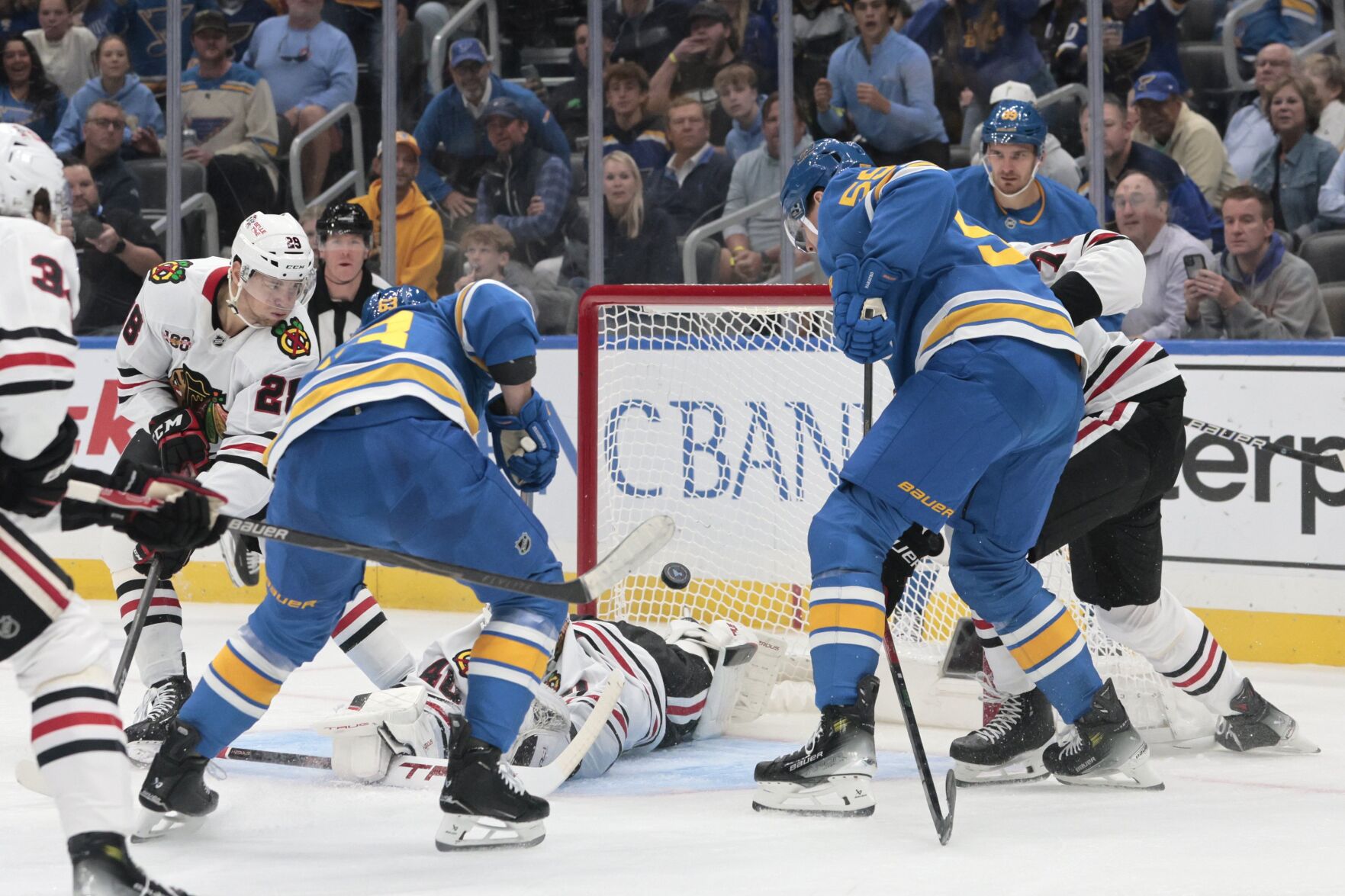 The 最新杏吧原创 Blues host Chicago Blackhawks